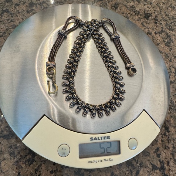 Lovely Vintage Intricately Designed Silver Scalloped Disc Collar Necklace - Picture 15 of 16